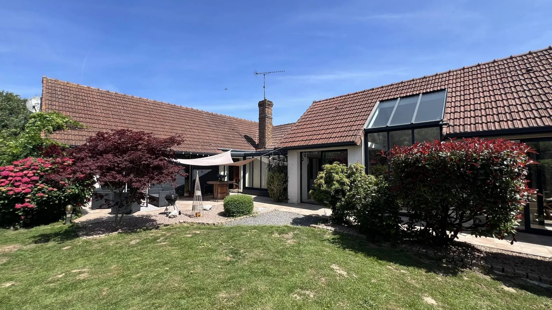 CONTEMPORAINE D'EXCEPTION A 10 MINUTES DU LITTORAL