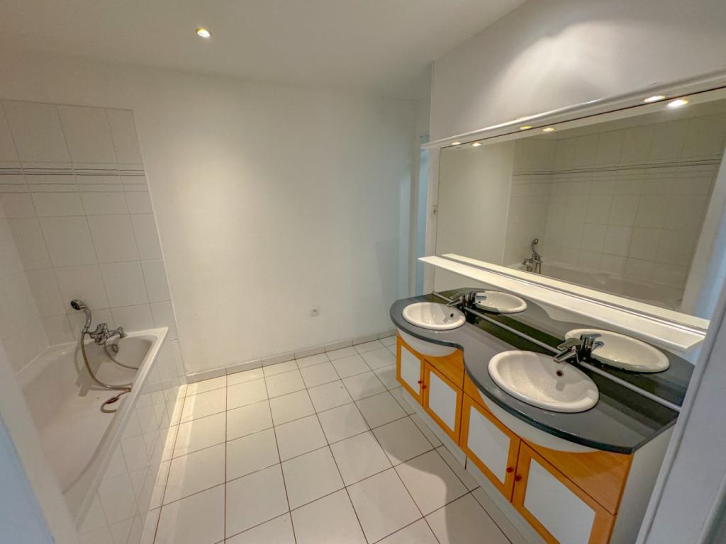 À vendre maison, trois chambres, Mont-Saint-Aignan  quartier St André. DPE D.