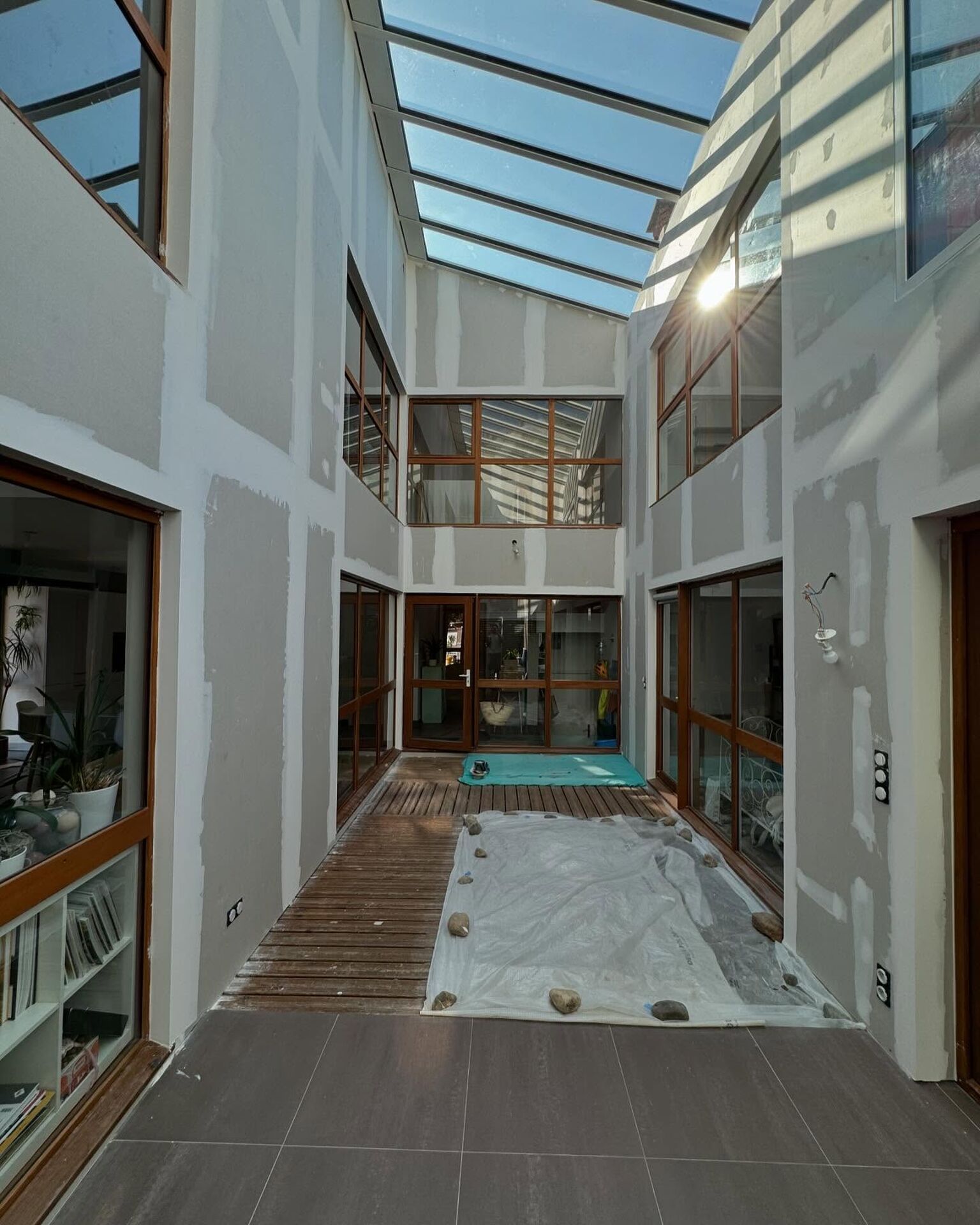 Rénovation complète d’une serre intérieure à Colomiers grâce au savoir-faire technique et créatif de votre entreprise de rénovation et ses artisans locaux