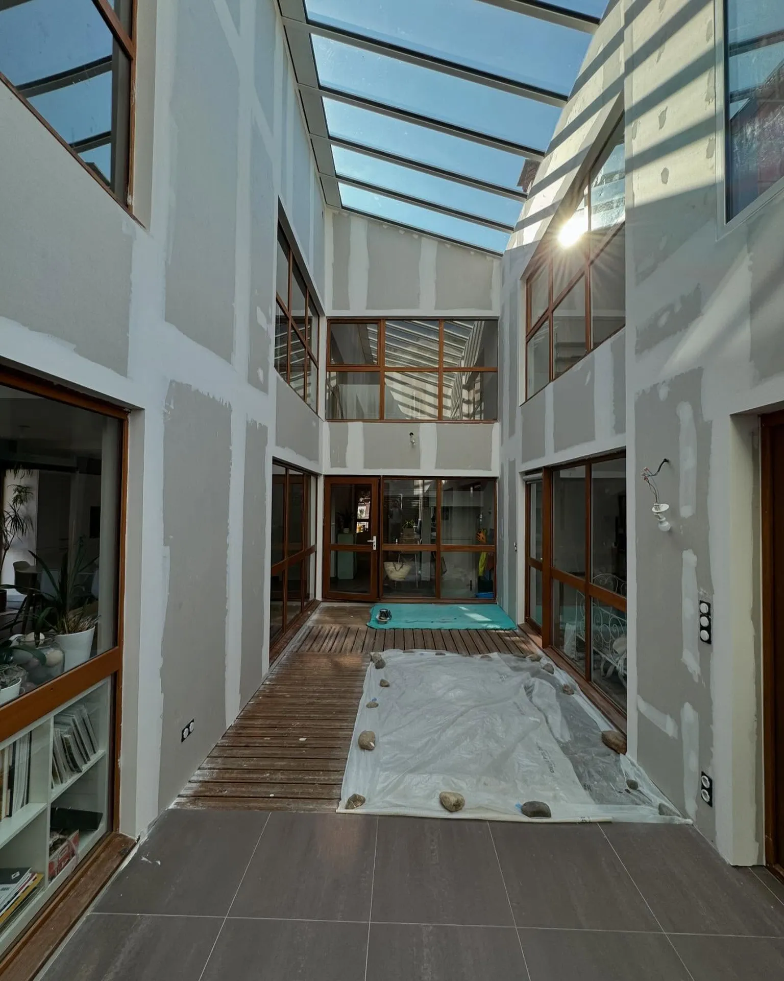 Rénovation complète d’une serre intérieure à Colomiers grâce au savoir-faire technique et créatif de votre entreprise de rénovation et ses artisans locaux