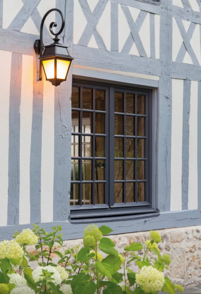 Remplacement de fenêtres par un spécialiste en menuiserie bois proche de Fécamp 76 sur la côte d’Albâtre