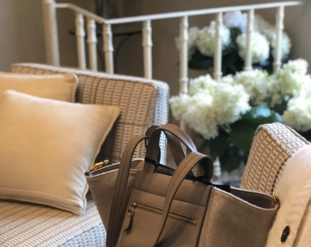 Fauteuils Nobilis, Sac MaxMara