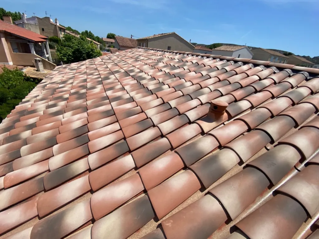 toiture pst canal silvacane près de gignac la nerthe