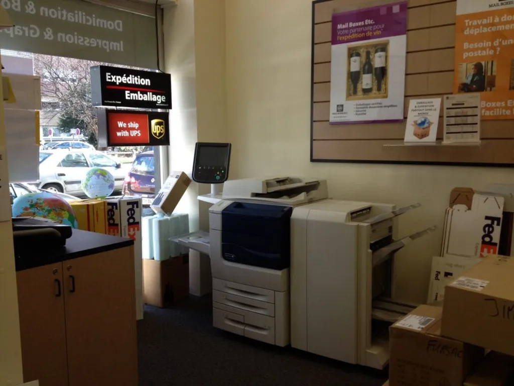 Imprimer un dossier à Lyon chez MBE