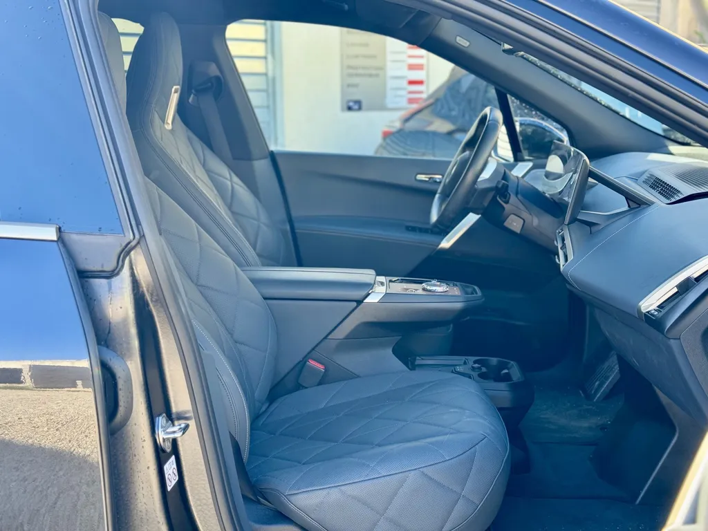 Réparation carrosserie BMW IX à Carnoux proche de Marseille