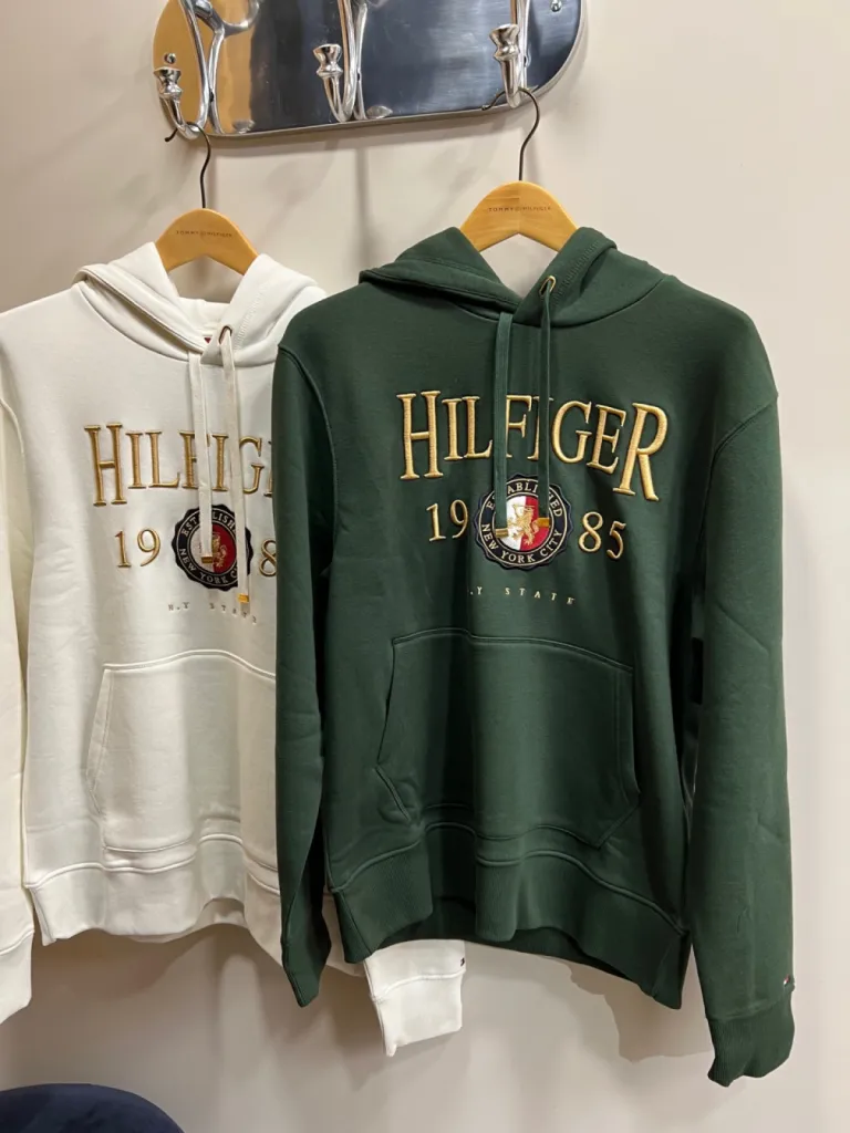 Sweat-shirt Tommy Hilfiger signature dorée