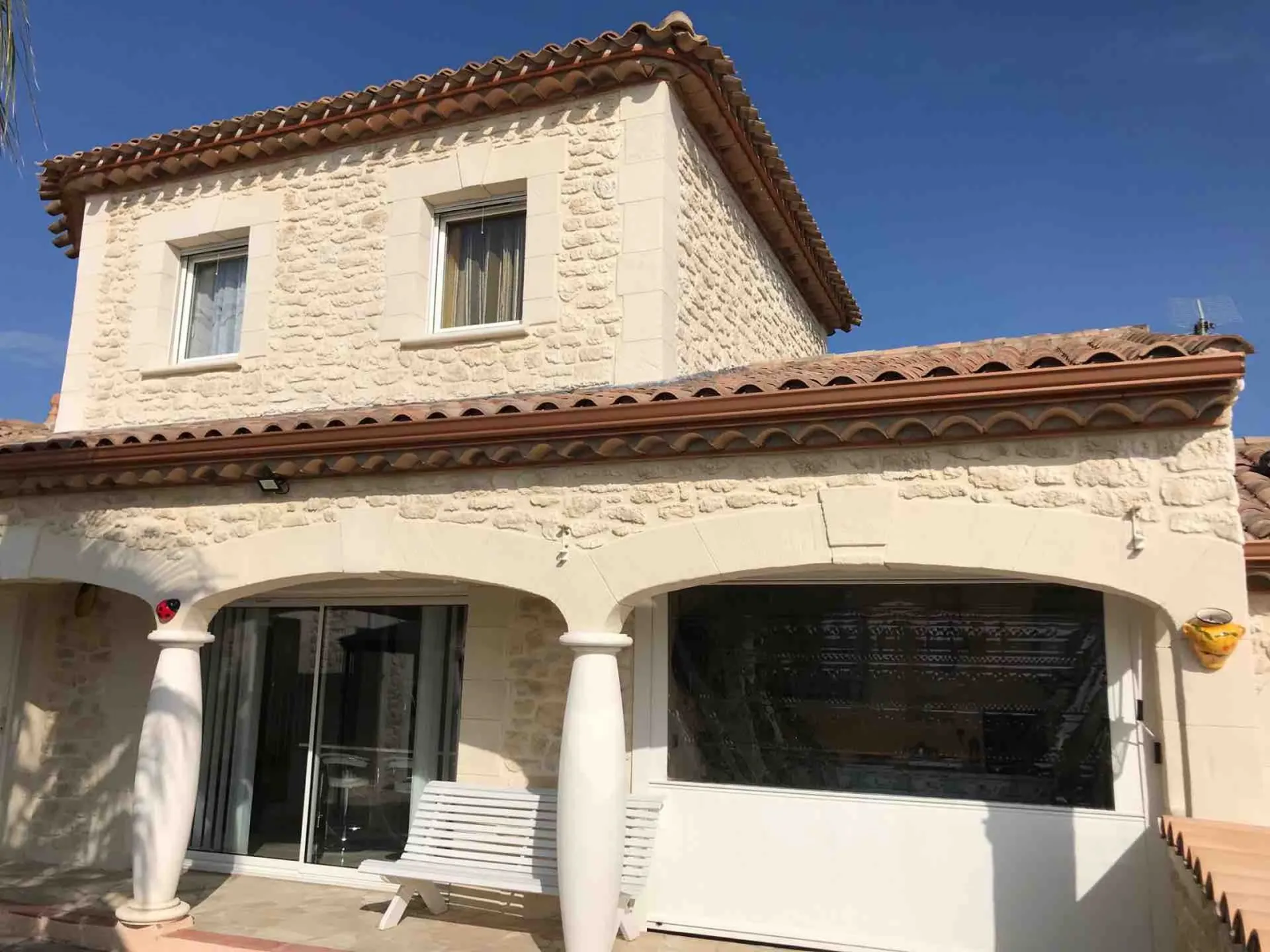 Décoration d’une façade en imitation Pierre à Pomérols à Agde