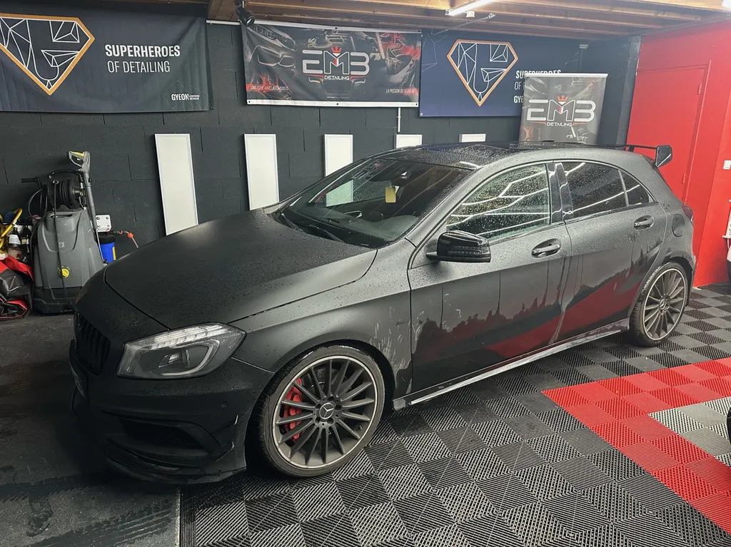 Detailing sur Lyon spécialiste du traitement céramique et de la protection carrosserie Mercedes A 45 AMG covering 