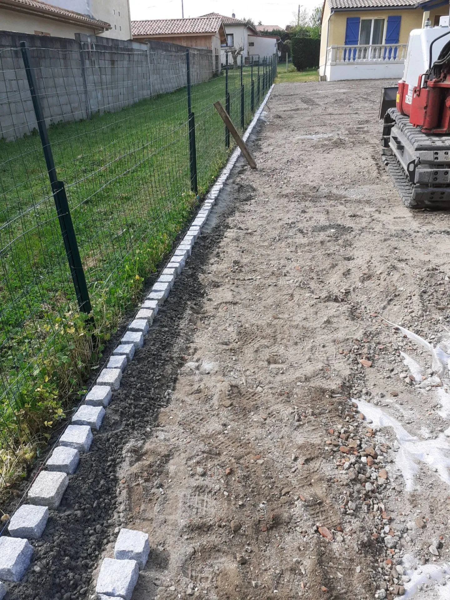 Entreprise spécialisée dans la création de chemin ou d'allée dans un jardin chez un particulier à Léognan près de Bordeaux en Gironde