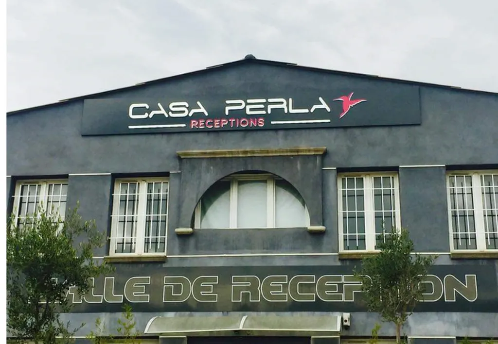 Enseignes publicitaire en caissons lumineux pour salle de réception en région PACA
