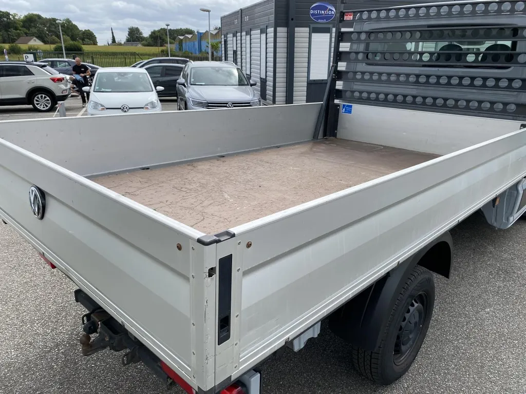 Utilitaire Volkswagen Crafter occasion à La Frénaye : châssis plateau TDI 140 chez Caudebec Automobiles près du Havre