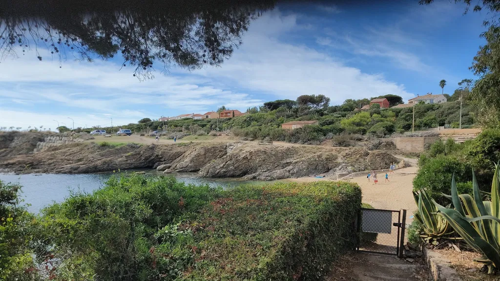 Maison atypique avec épicerie intégrée en bord de mer aux Issambres, à deux pas de la plage et du village provençal