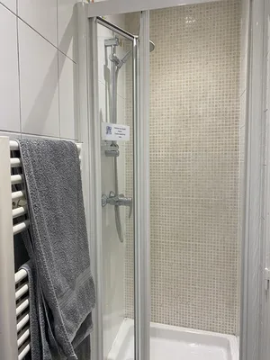 Studette meublée de 12 m² au Pecq Saint-Wandrille, proche Saint-Germain-en-Laye, écoles et RER A à pied