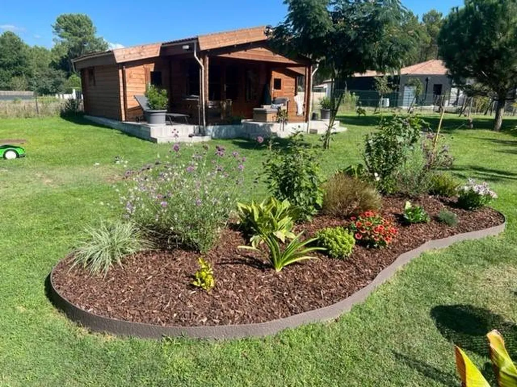 Réalisation d’un massif végétal esthétique dans votre jardin