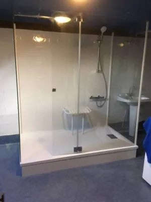 Remplacement baignoire par douche sénior sécurisée à Sète, Hérault (34)