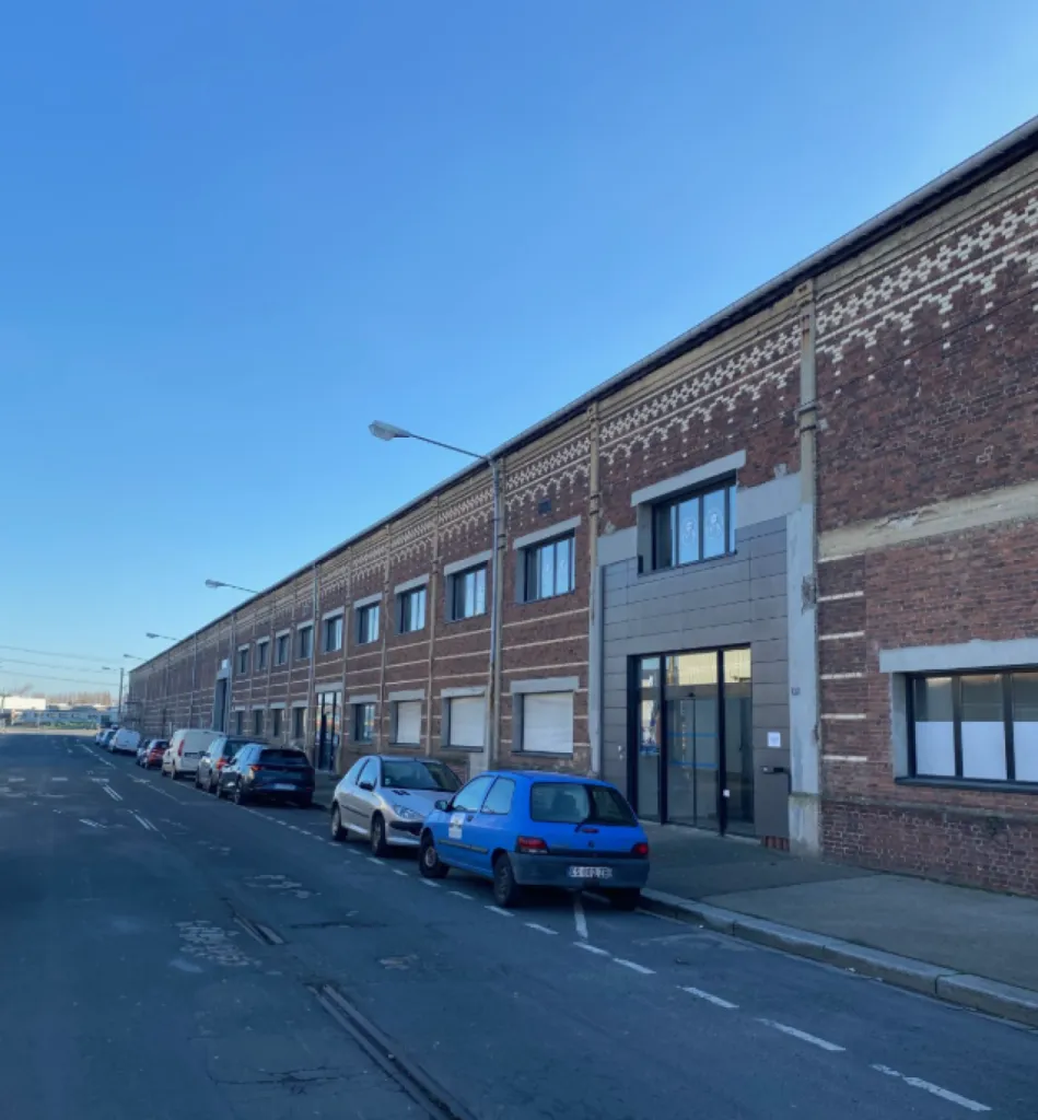 façade de l'immeuble sur rue