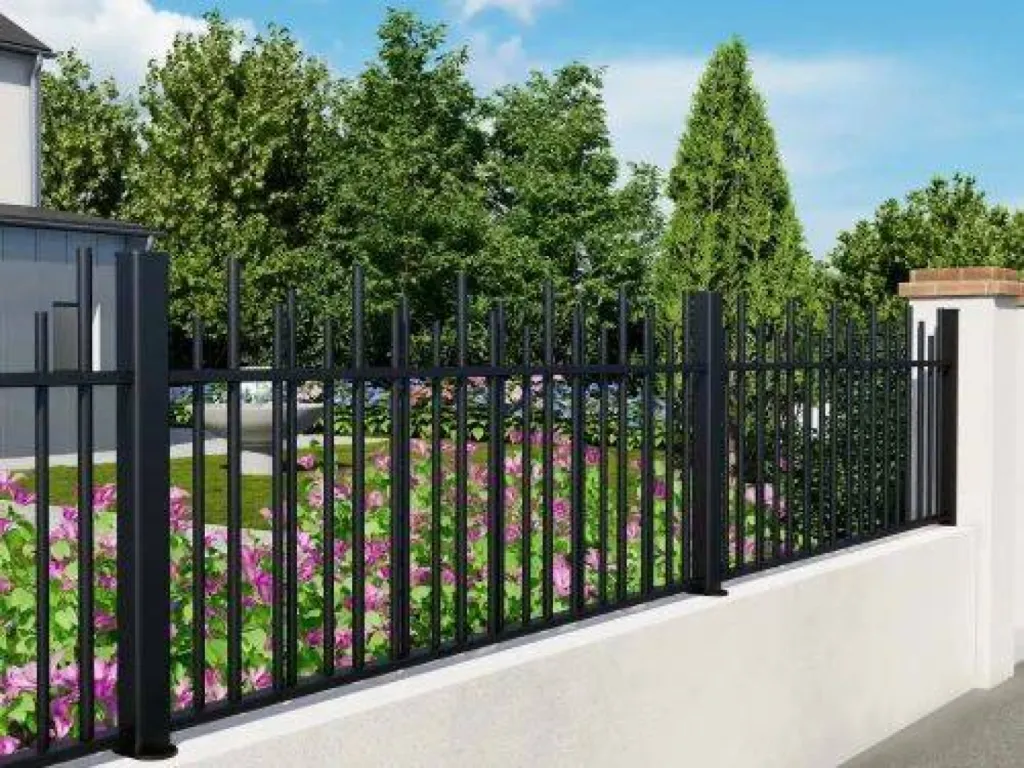  installation de clôture avec motifs sur mesure st cannat