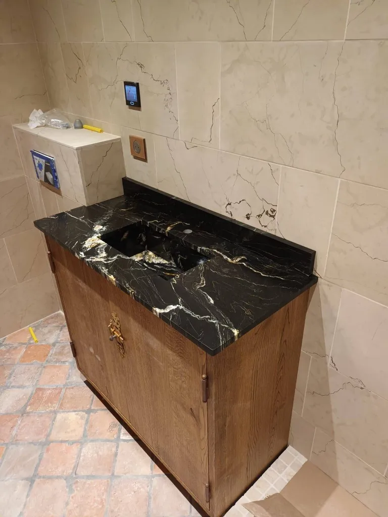 Réalisation d'une vasque en Capelli d'Oro au Mas de Rey à Arles