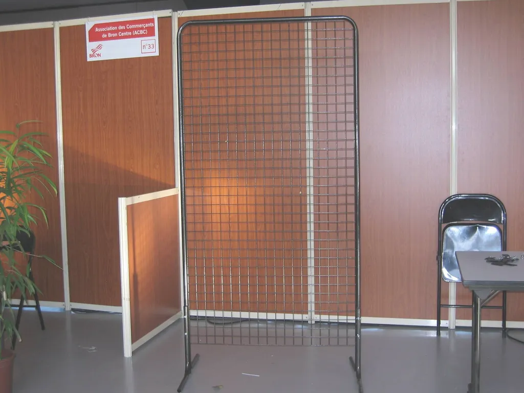 Location de grille d'exposition pour affiches a Lyon