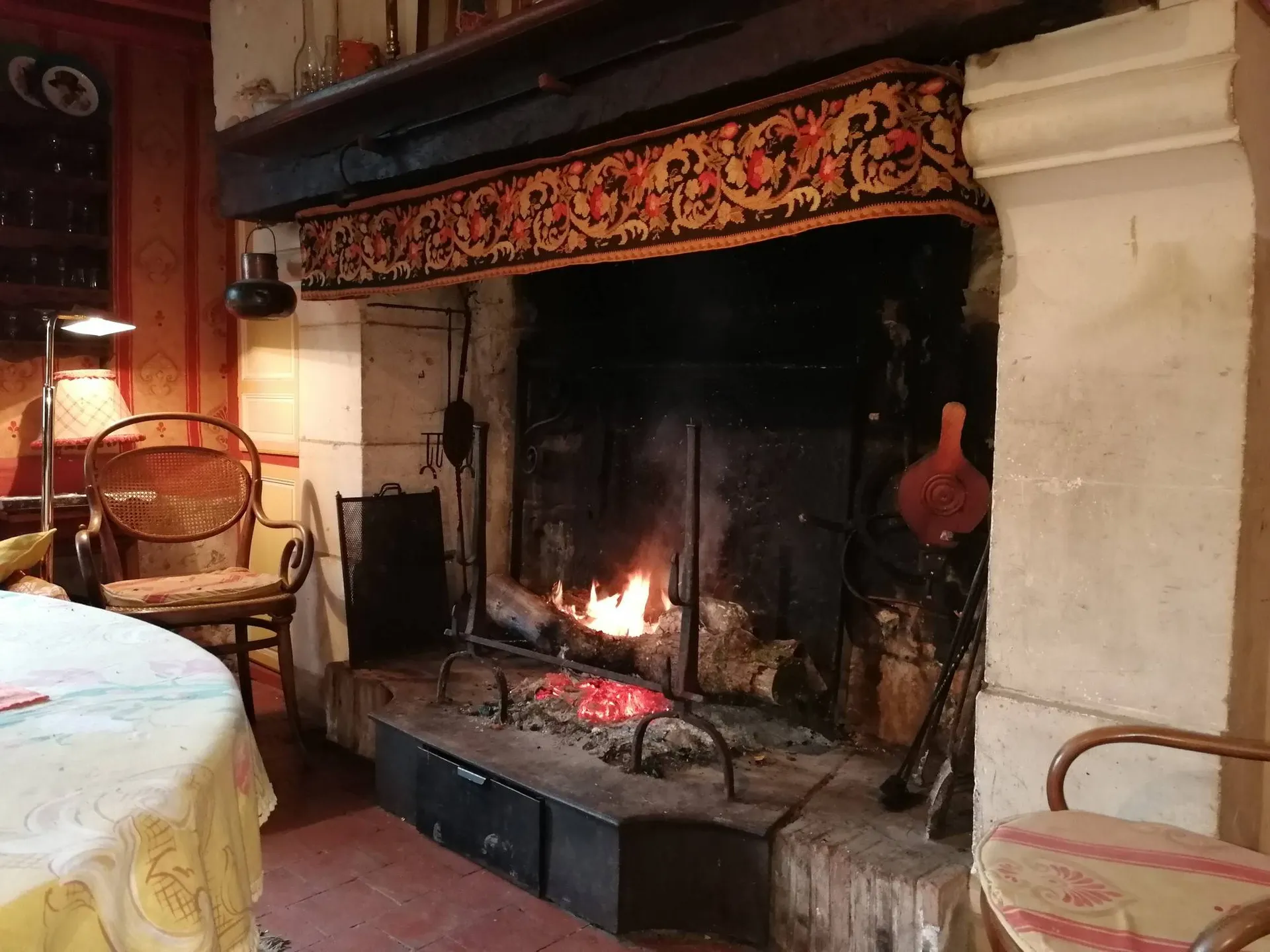 A acheter au cœur d'un jardin de 1Ha 5a planté de pommiers, cette Maison Normande autrefois restaurée avec des matériaux de qualité proche Calvados 14