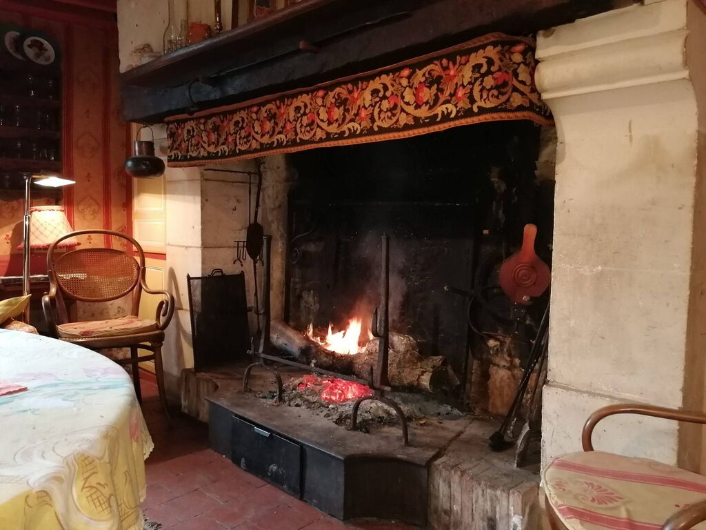 A acheter au cœur d'un jardin de 1Ha 5a planté de pommiers, cette Maison Normande autrefois restaurée avec des matériaux de qualité proche Calvados 14