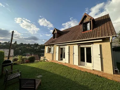 À vendre ! Maison moderne à Bois Guillaume, proximité immédiate de Rouen, commerces et transports