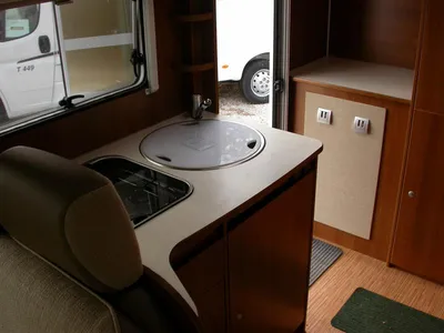 cuisine spacieuse dans le carado t138 a salon de provence 13300