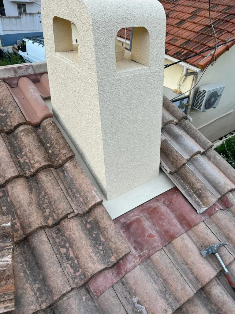 Installation d'une cheminée avec réfection du conduit dans une maison située à Plan de Cuques près de Marseille