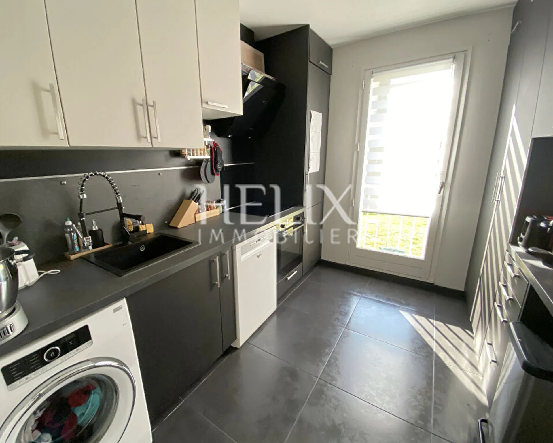 Le Pecq, sous les terrasses de saint Germain en Laye. 
3 pièces au sein d'un magnifique parc.