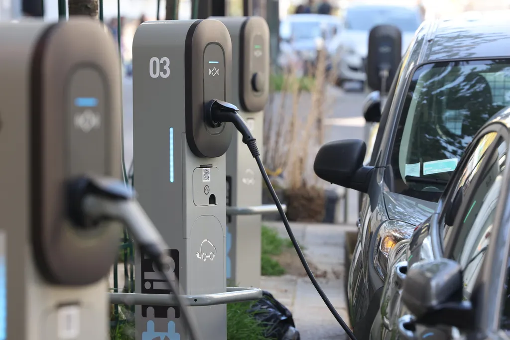 Installation de bornes de recharge pour garages automobiles et ateliers mécaniques en Gironde (33)
