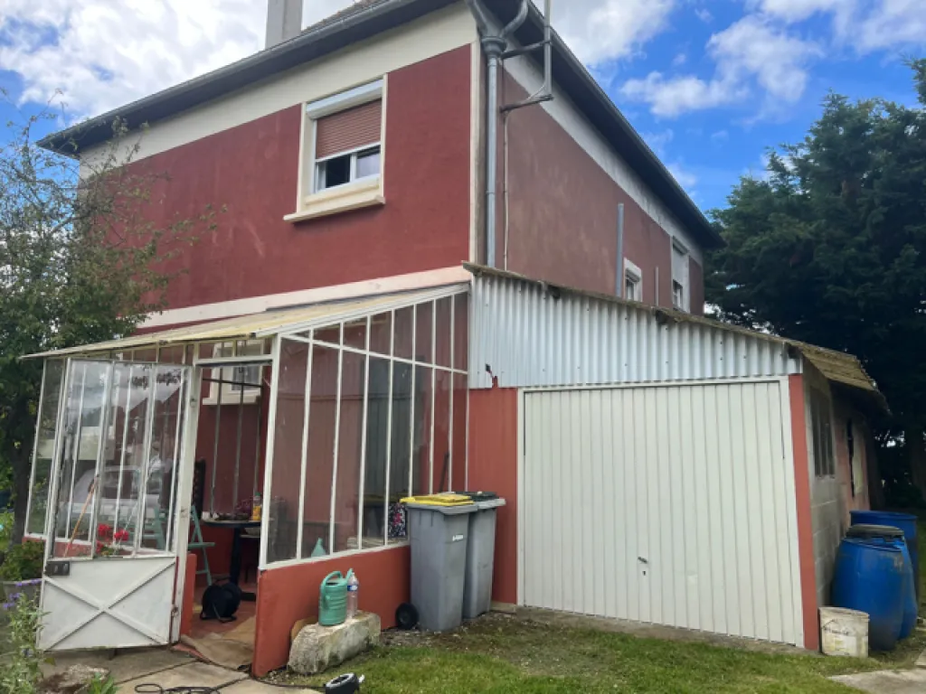 A acheter maison de 130 m² édifiée sur 1400 m² de terrain sur la commune de LES MONTS DU ROUMOIS 27520