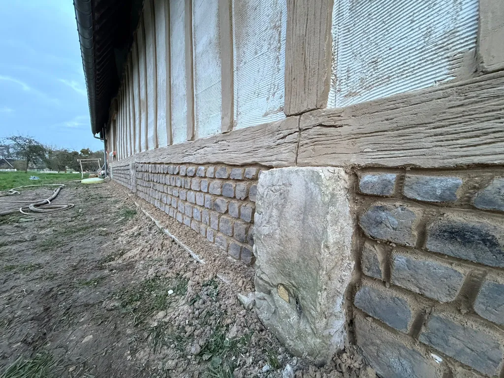 Professionnels expérimentés en ravalement de façades aspect colombage au Havre et ses alentours 76 : Redonnez du caractère à votre bâtisse à travers un effet bois sans ses contraintes – Devis gratuit