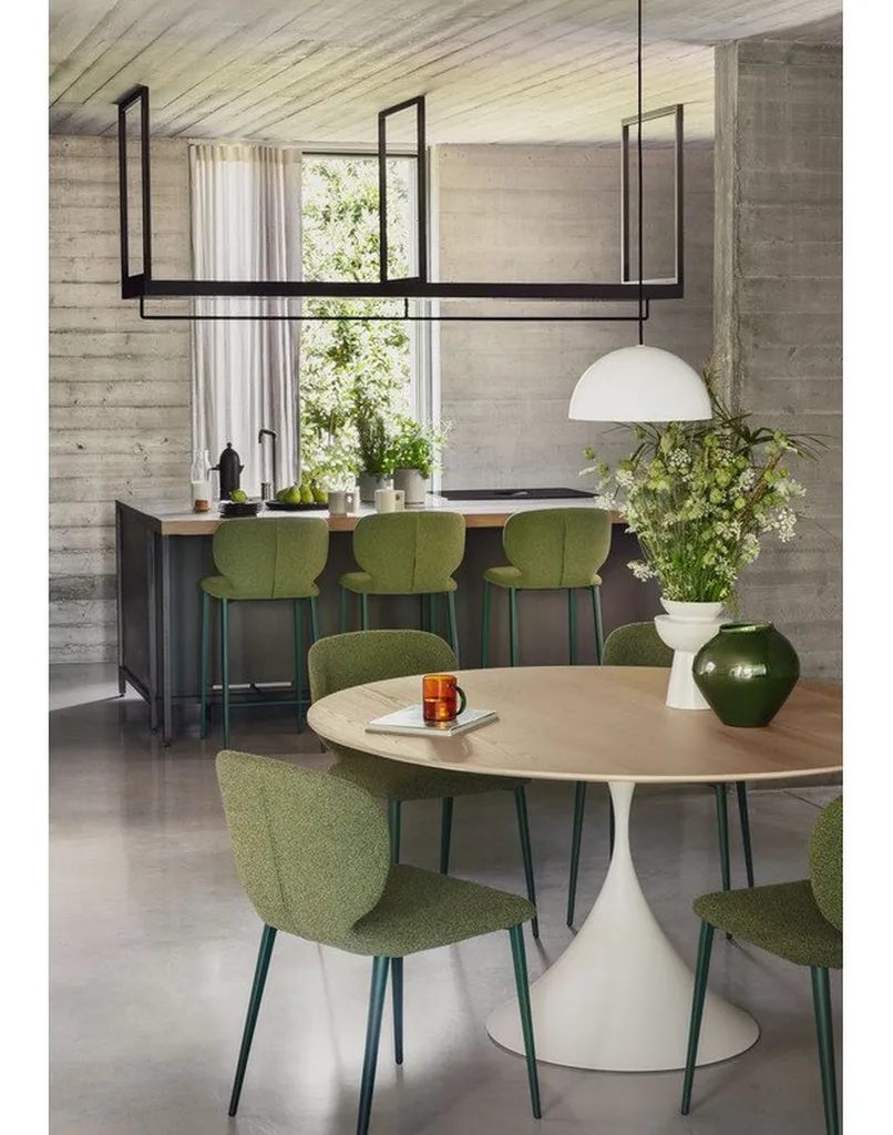 table ronde en céramique design pieds tulipe 