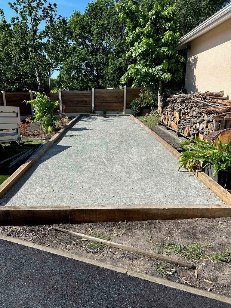 Optez pour un boulodrome chez vous pour votre aménagement extérieur