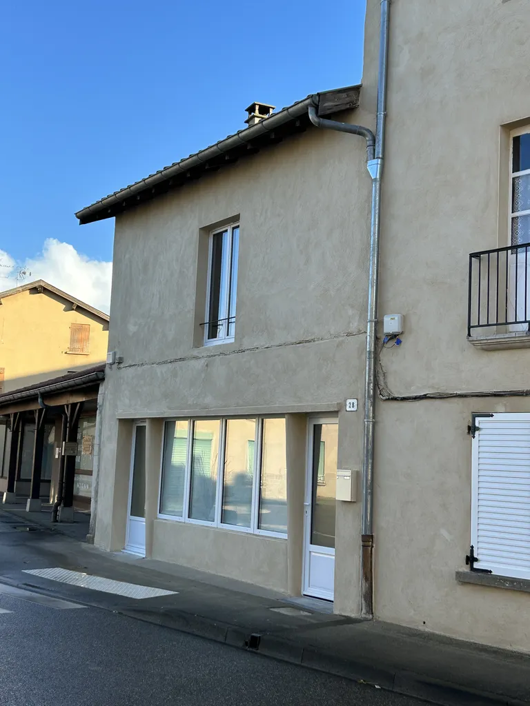 Finition talochée sur façade après travaux de ravalement pour un rendu esthétique et durable