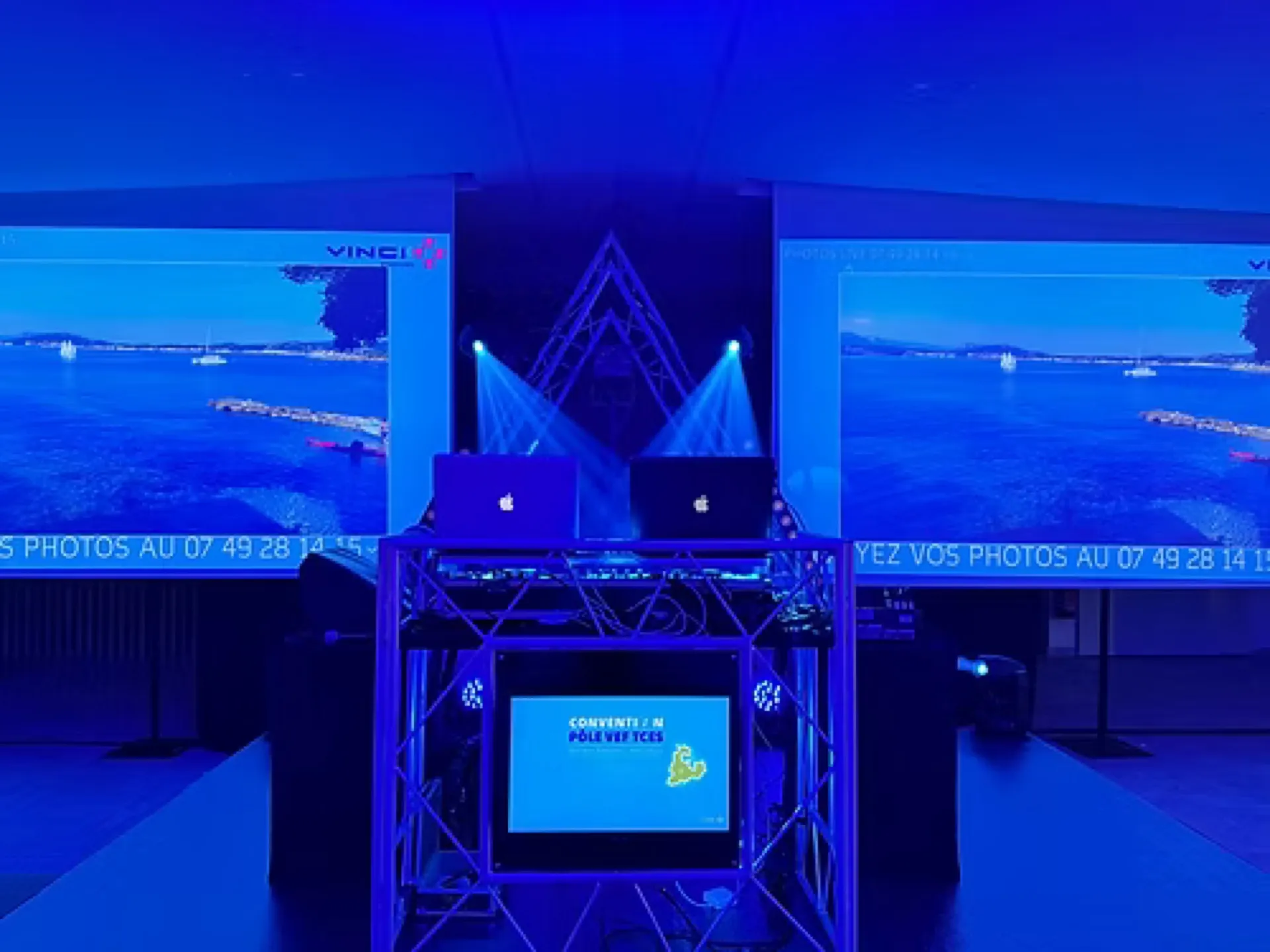 FRONT PERSONNALISE ECRAN LED DESK DJ