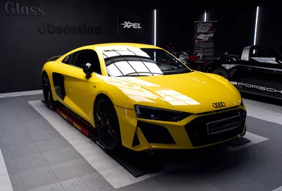 Audi R8 Performance jaune avec film PPF transparent haute performance.