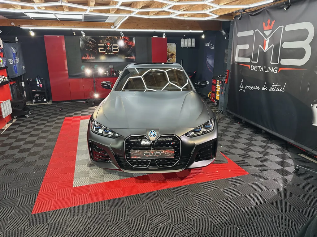 Pose de PPF « full-wrap » sur BMW i4 mate – EMB Detailing à Vaugneray, Lyon Ouest & Région