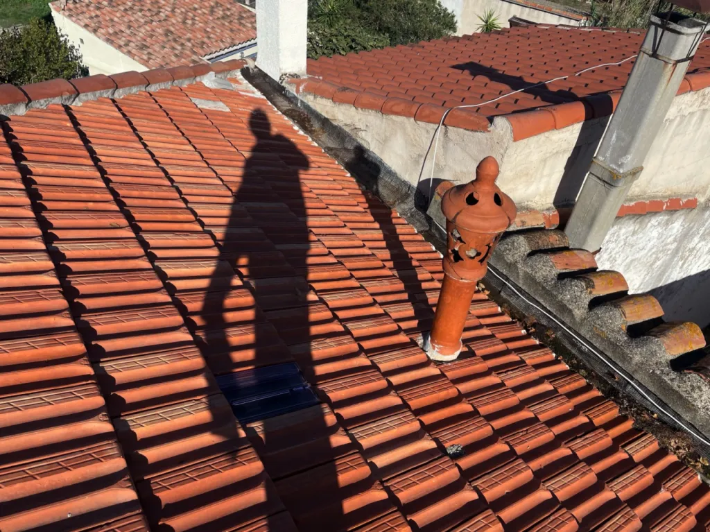 Intervention des couvreurs sur un changement de toiture de maison sur Châteauneuf-les-Martigues près de Martigues