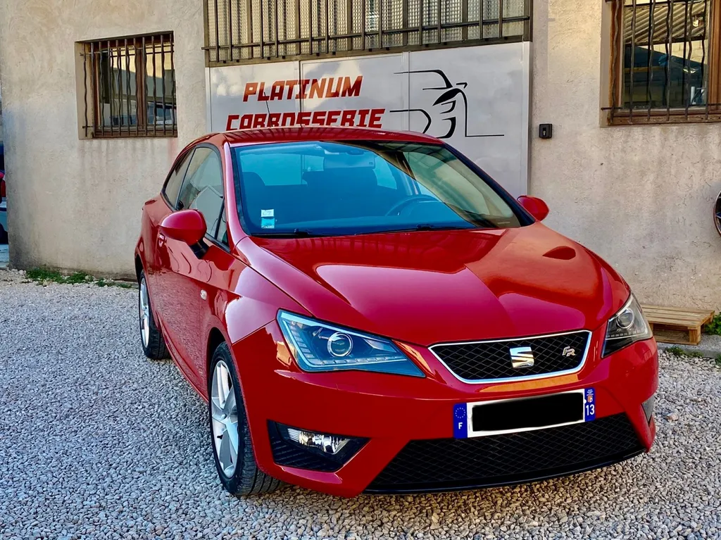 Remise en état de la carrosserie Seat Ibiza FR suite à un vandalisme avec franchise offerte à Carnoux 
