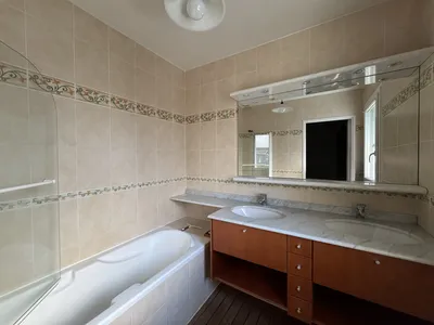 A vendre maison à Chambourcy avec 4 chambres près du lycée international