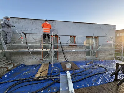 Pose d’enduit projeté maison avec résultat esthétique à Le Havre 76