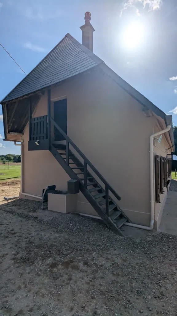 Ravalement de Façade à la Chaux sur Maison Individuelle près du Havre : Optez pour DRM Rénovation, Entreprise RGE