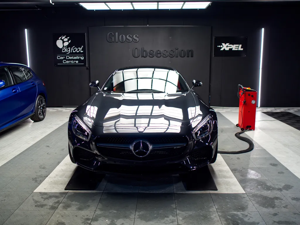 Mercedes AMG GTS gris foncé protégée par film PPF XPEL à Vannes