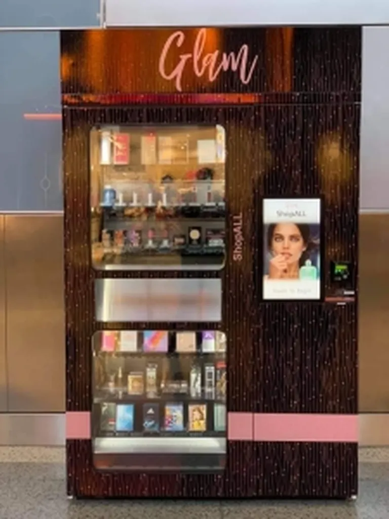 Vente de distributeur automatique de maquillage et cosmétiques avec vitrine lumineuse et paiement sans contact en France