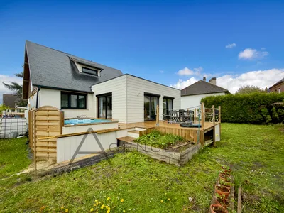 A vendre, maison de 130 m² édifiée sur 608 m² de terrain sur la commune de CAUDEBEC LES ELBEUF 76320