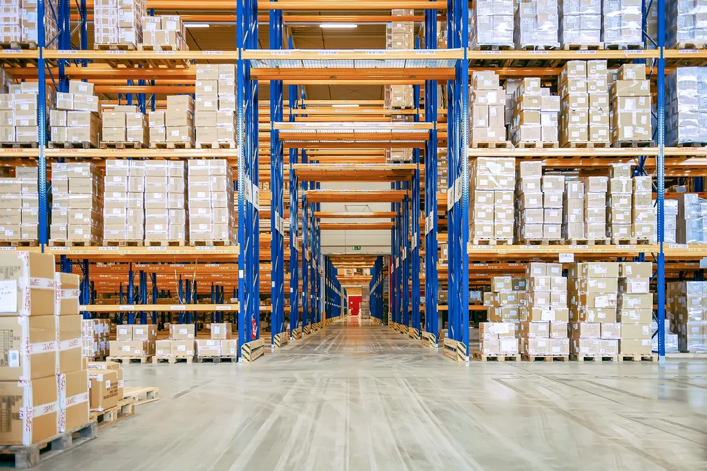 Utiliser un entrepôt agréé pour le stockage de marchandises sous douane et la gestion des formalités douanières à Châteaurenard et Marseille