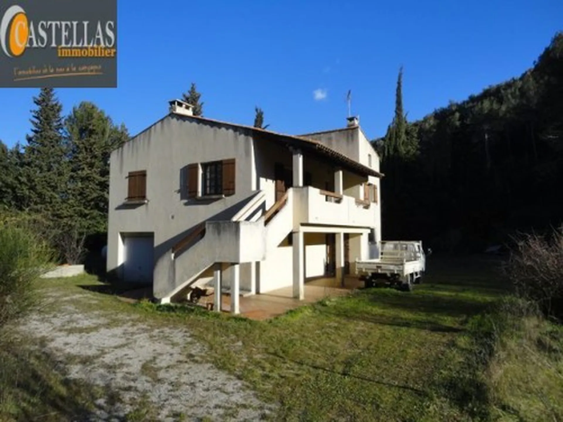  logement à rénover 5 Roquefort La Bédoule dans cadre champêtre sur 8200m²