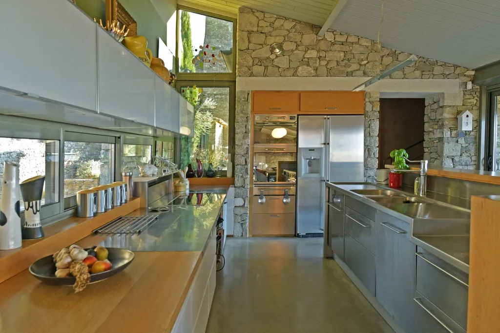 Drôme provençale : maison contemporaine rénovée avec vues   