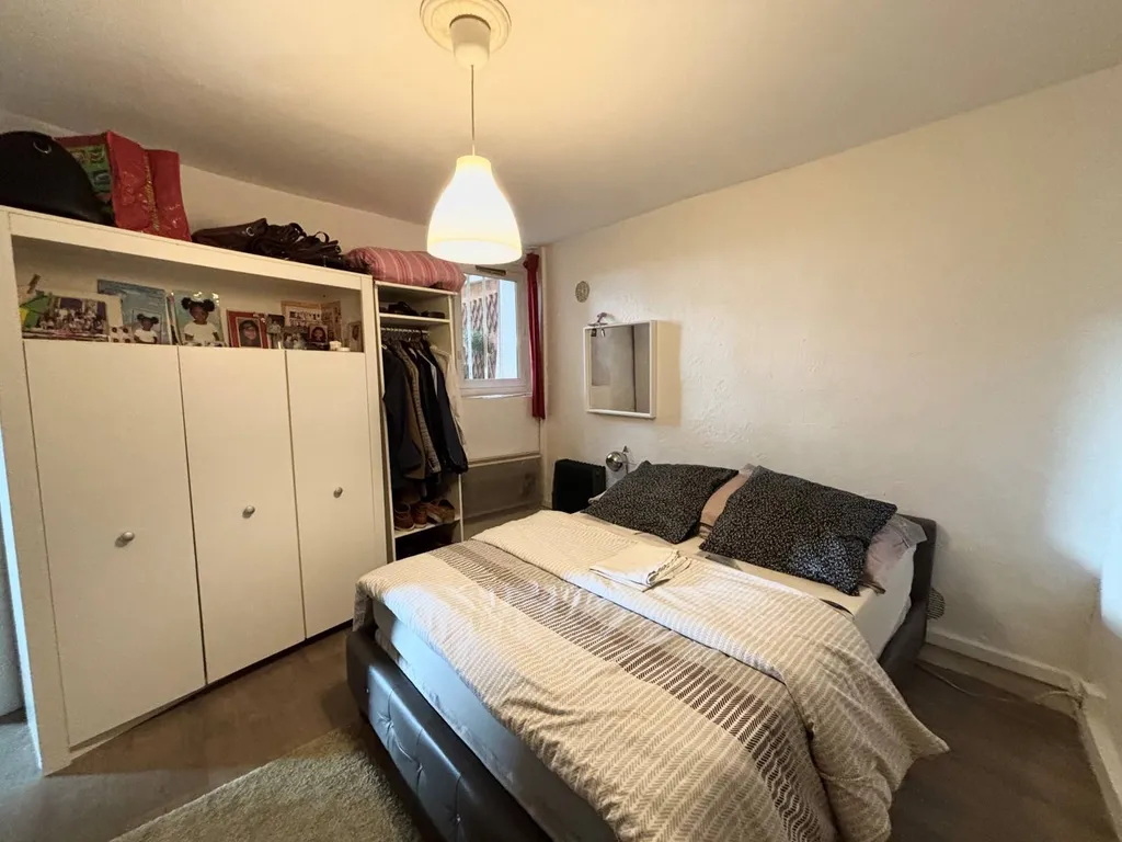 En vente à Aubagne Type 2 situé au 1er étage sur 2